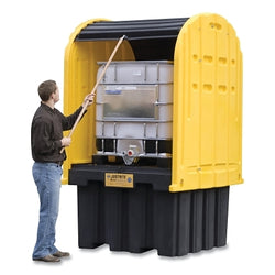 Cobertizo exterior para IBC con palé, compartimentos para montacargas y puerta enrollable, 260 cm de alto x 153 cm de ancho x 173 cm de profundidad, amarillo/negro
